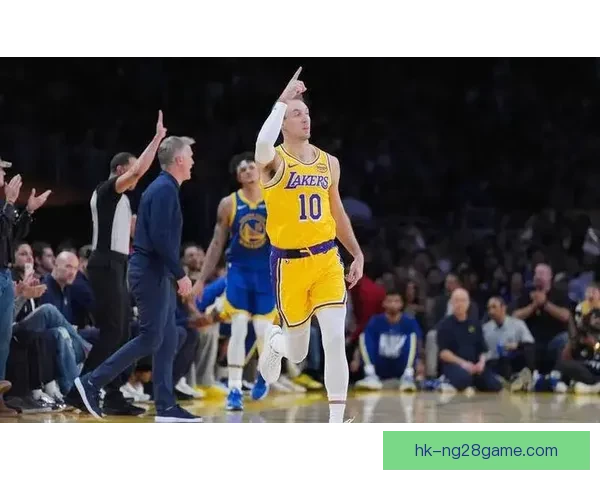 肯纳德驰援詹东里三分火力升级